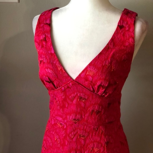 NWT Trina Turk Sleevless V Neck Dress - Picture 6 of 10
